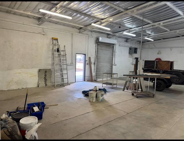 750M² WAREHOUSE TO LET IN HERMANSTAD